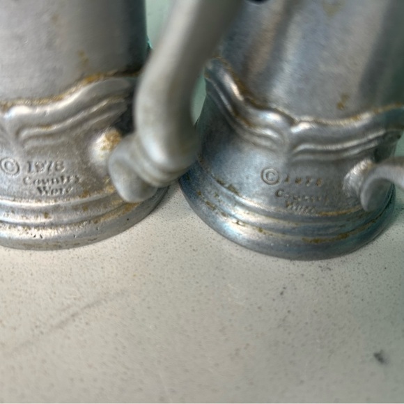 Vtg. Pewter Medieval Tavern Salt & Pepper Shakers “Country Ware 1976” 800 - Picture 10 of 12